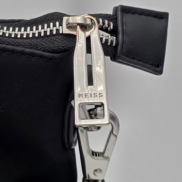 Reiss Carlton Nylon Black Messenger Bag - Picture 3 of 16